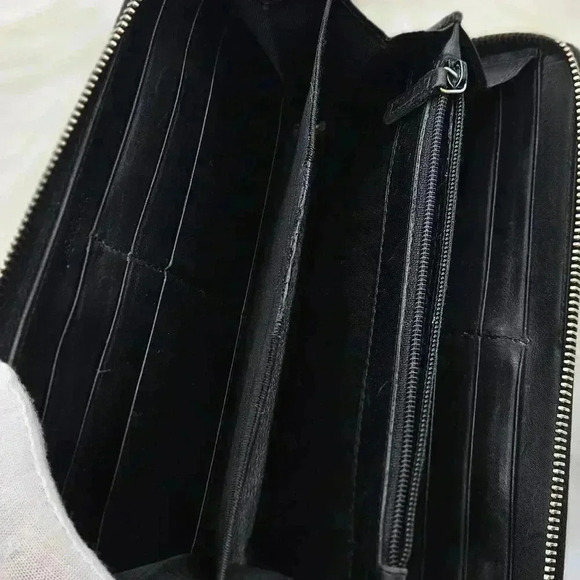 Belle de Jour Vernis Zippy Wallet - Picture 7 of 16